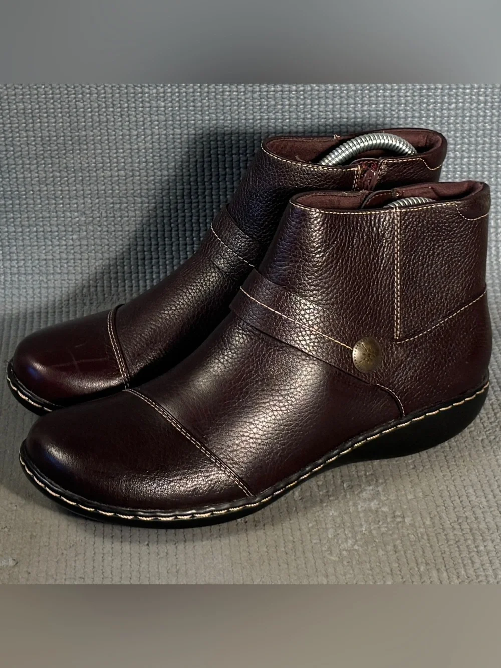 Clarks Ashland Pine Burgundy Leather Ankle Boots Women’s Size 7